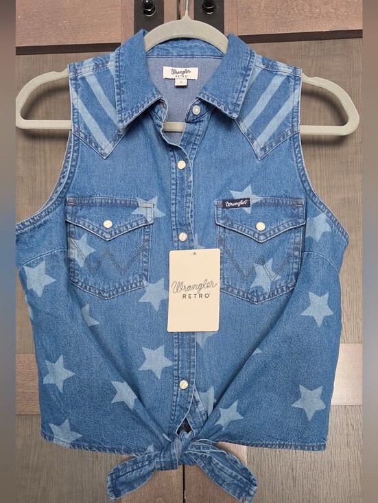 Wrangler Tops - Wrangler Retro Denim Star Print Tie Front Sleeveless Western Shirt NWT Small